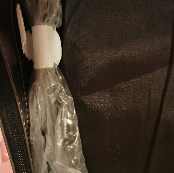 Kendall & Kylie Small(wristlet  or shoulder… - Picture 3 of 4